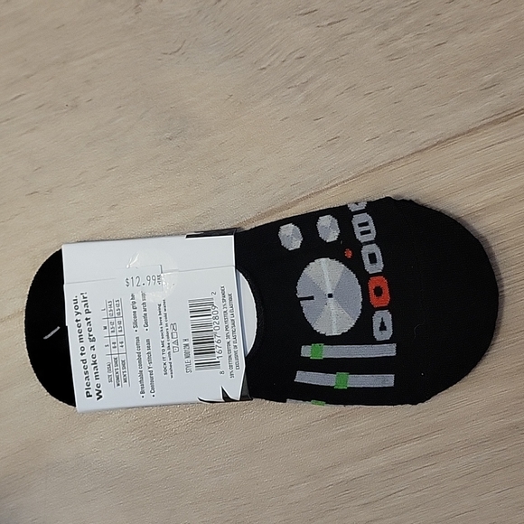 2/$10 Pump Up The Jamz No Show Socks - Picture 2 of 2